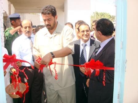 د. الجفري أثناء افتتاح مركز مرضى السكر أمس